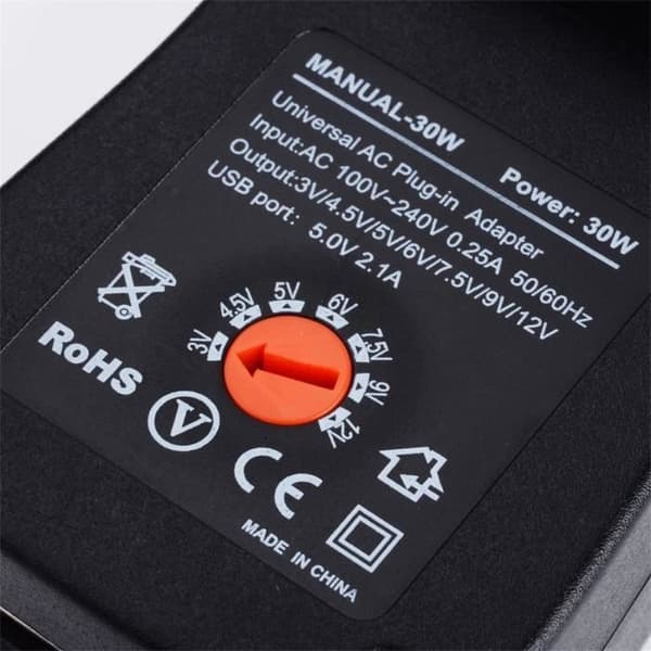 Yleisvirtalähde - 30W - 3-12V AC/DC - USB 5V 2.1A