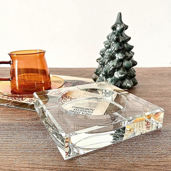 Klar Kristall Glas Askkopp Dekor Etsad Tung Hem Fyrkantig Modern Kristall Inomhus Kontor Bordsplatta Uteplats Dekorativ.