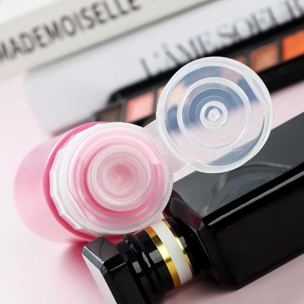 Set med 8 läckagesäkra reseflaskor i silikon (tvådelat set), vätskedispenser (90 ml)