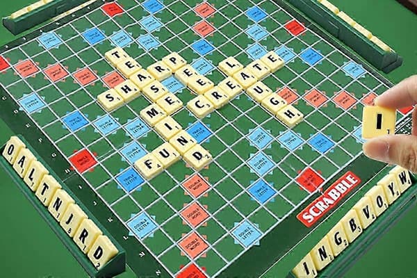 Scrabble Lautapeli Hauska Perhepeli