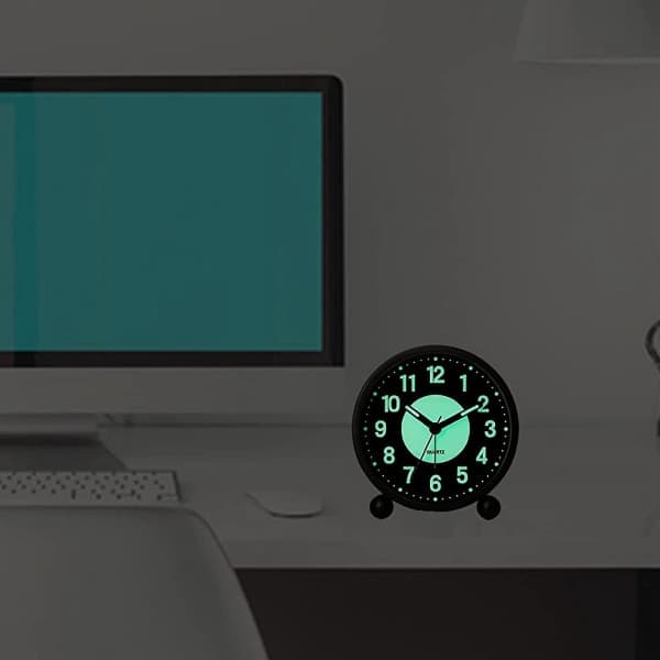 Väckarklocka Luminous 4 Tum Tyst Analog Bordsklocka Tickfri Hög A Batteridriven
