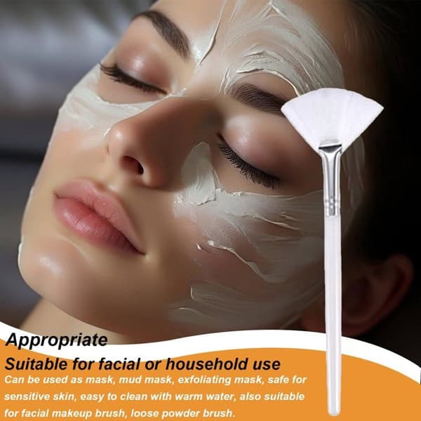 To bløde ansigtsbørster, til påføring af masker og makeup.