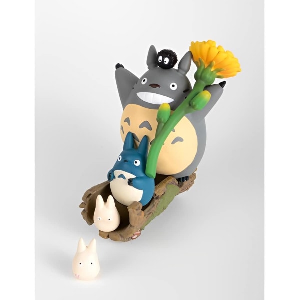 Min nabo Totoro (blomster og Totoro)  Samleobjektfigur for stabling og dekorasjon