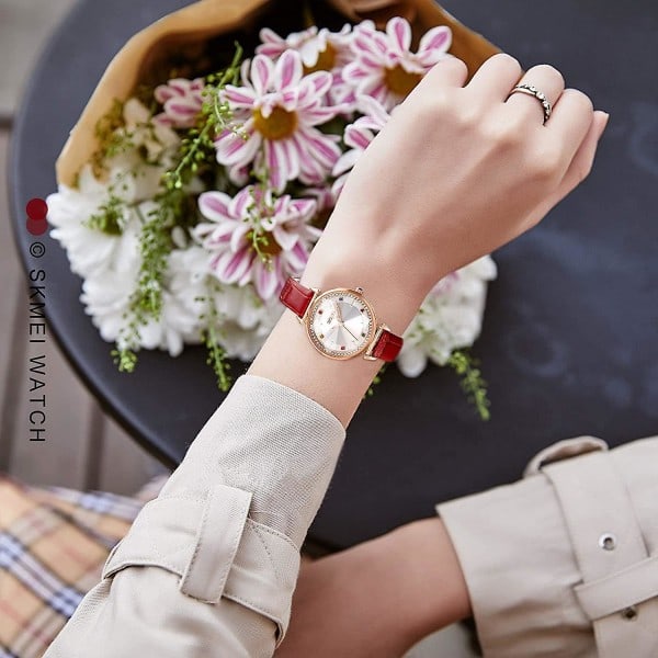 Elegant Kvarts Armbandsur i Läder, Vattentätt red