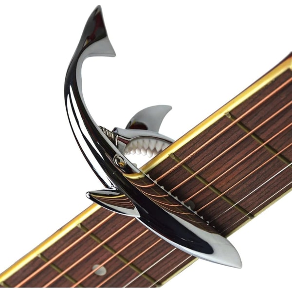 Shark Capo akustiselle kitaralle, sinkkiseoksesta valmistettu kitarakapseli 4-, 6- ja 12-kielisille soittimille - musta