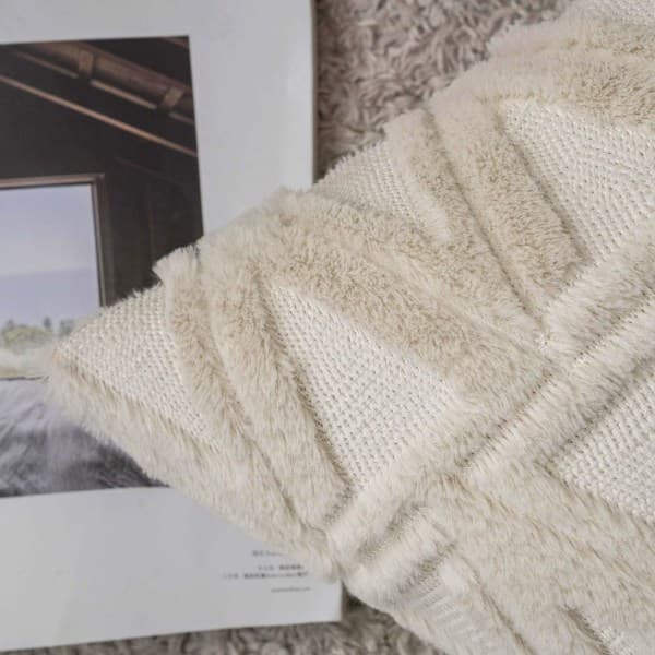 Set med 2 putetrekk i kunstig ull 45x45CM Beige