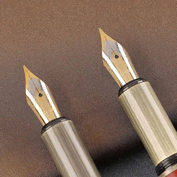 Springvand pen Gave pen Springvand pen