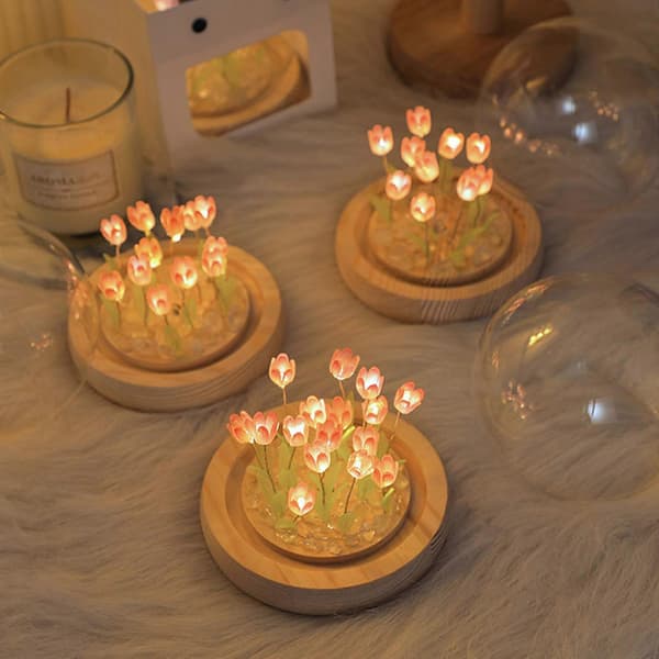 13 gule tulipaner LED nattlampe for romantisk skrivebordsdekorasjon