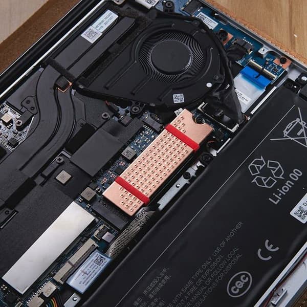 Kobberkøleplade til M.2 2280 SSD'er - 74x22x0.8mm med silikonepude - Effektiv NVMe-køling - Til bærbare computere