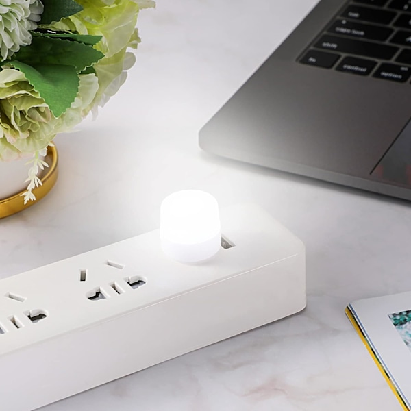 24 stk. USB natlys Mini lys Kompakt lampe Lille rund hvid natlys Bærbar LED atmosfære Stik til børns soveværelse Gang Køkken