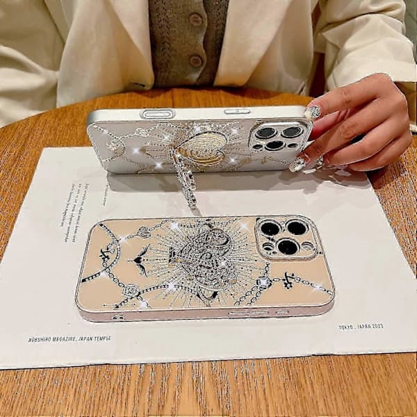 Deksel til iPhone 16 Pro Max med stativ TPU+PC Rhinestones Dekor Telefondeksel - Hvit