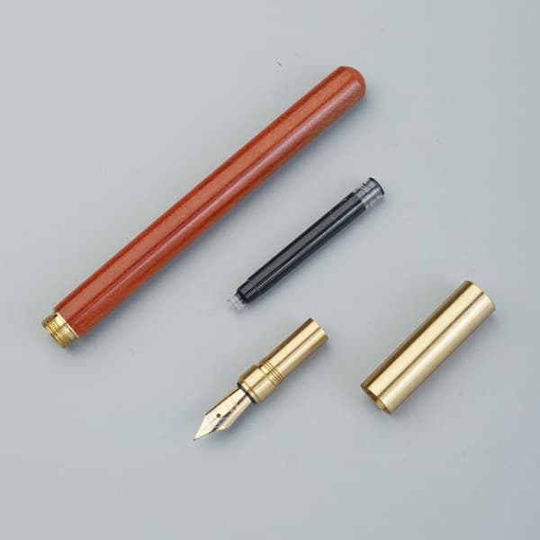 Springvand pen Gave pen Springvand pen