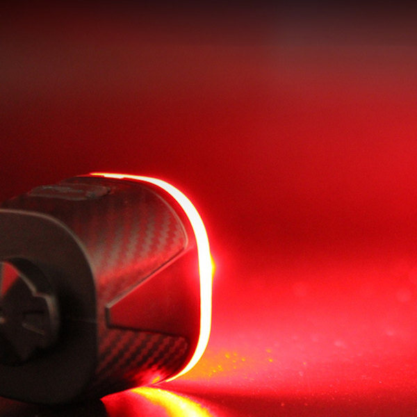 Cykelbaklykta med sensor, bromsdetektering, USB-laddning, säkerhetsljus