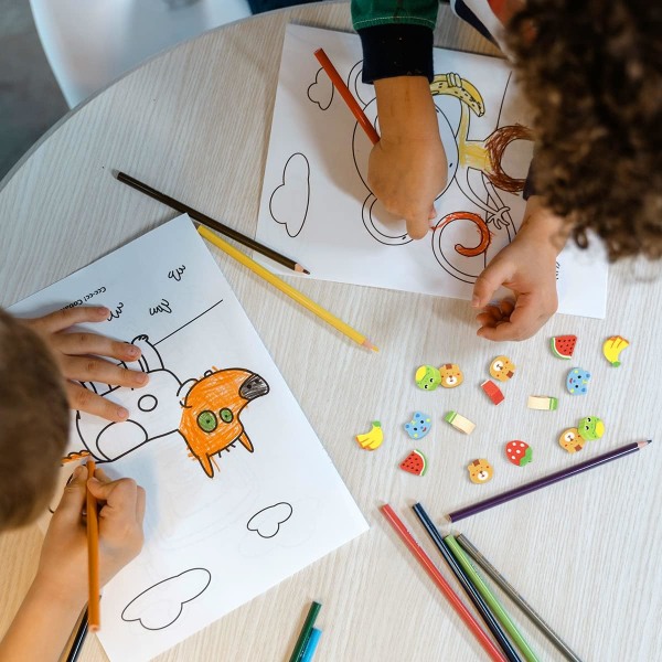 100 st mini suddgummin, söta djur fruktform penna liten suddgummi student skrivbordsmaterial för festgåvor, klassrumsbelöningar (frukter och djur)