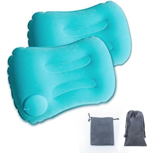 To blå oppblåsbare puter, ergonomisk utformet, egnet for utendørsaktiviteter som camping og fiske.