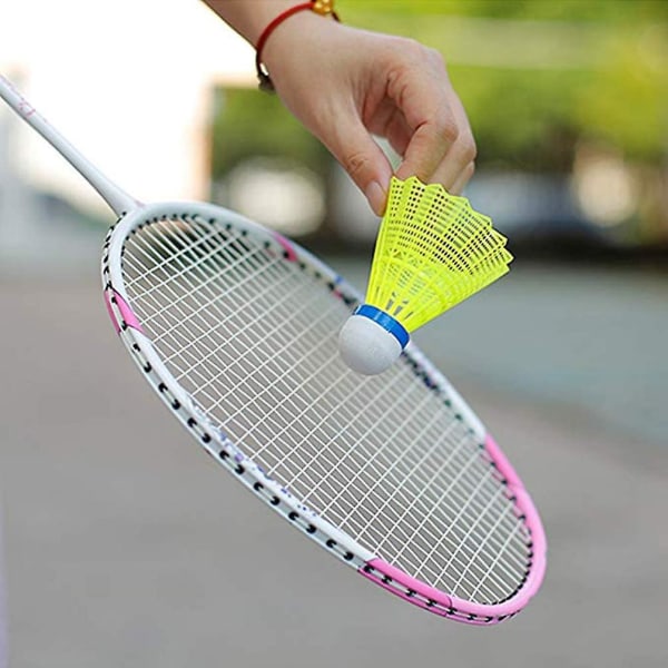 Pakke med 12 nylonskytter Høyhastighets badmintonball for badmintontrening Gul