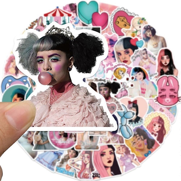 50-pakkaus Melanie Martinez -tarroja ja tarrakuvia vesipulloille, rullalaudoille, kannettaville tietokoneille, matkatavaralaukuille, puhelimille ja graffitiin