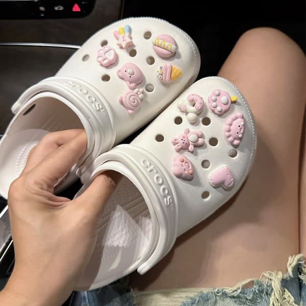 12:e rosa björnskosaccessoarer för Croc-berlocker för tonåringar