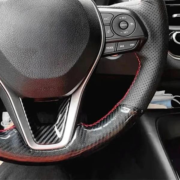 Rattstyrningsöverdrag i svart äkta läder med kolfiber för Toyota Camry 2018-2019 Avalon 2019 Corolla 2019-2020 RAV4 2019