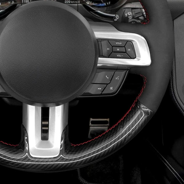 Handsydd svart PU kolfiber mocka rattöverdrag för Ford Mustang 2015 2016 2017 2018 2019 2020