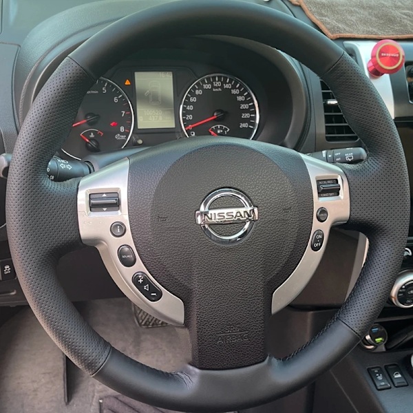 DIY handsydd svart konstläder rattöverdrag för Nissan Qashqai 2007-2013 Rogue X-Trail biltillbehör