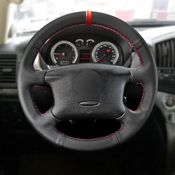 För vw golf 4 mk4 1998 - 2004 för passat b5 1998 - 2005 handsydd rattöverdrag svart läder med röd rand