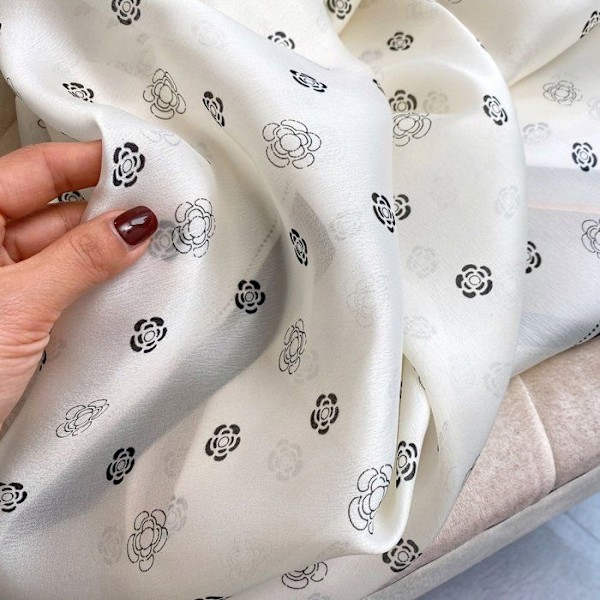 Sidenscarf för damer, varm, mjuk, elegant, stil - benvit