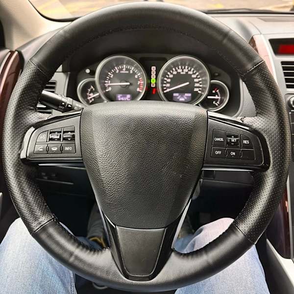 Halksäker svart läderflätad rattöverdrag för Mazda 3 Axela 2008-2013 CX-7 CX7 2010-2016 Mazda 5 biltillbehör