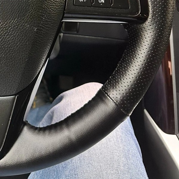 Halksäker svart läderflätad rattöverdrag för Mazda 3 Axela 2008-2013 CX-7 CX7 2010-2016 Mazda 5 biltillbehör