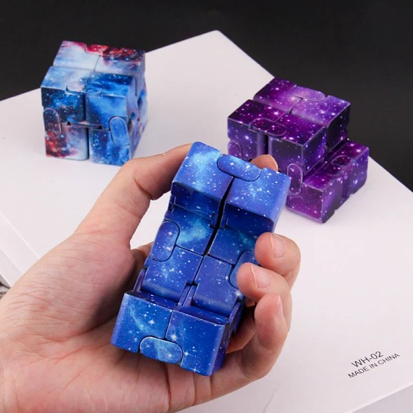 1 st Dekompressionsleksak Infinity Magic Cube för Vuxna Barn Fidget Leksaker Antistress Ångest Pussel Leksak White