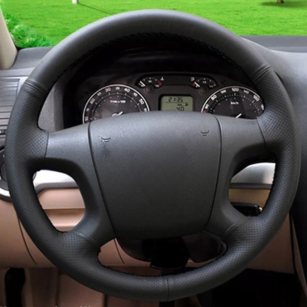 Rattstyrningsöverdrag handsytt mjukt konstläder svart bilrattöverdrag för gammal skoda octavia skoda fabia