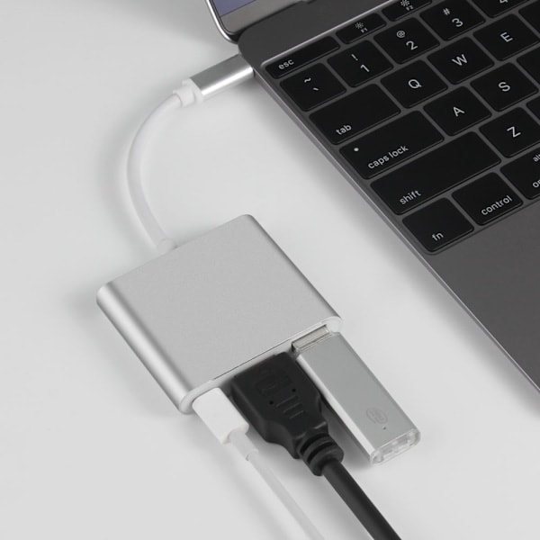3-in-1 USB-C -keskitin HDMI:llä, USB 3.0:lla ja PD-latauksella
