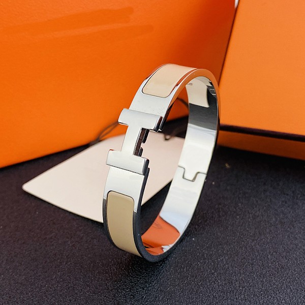 H Armband, 18K silver and bean paste colors