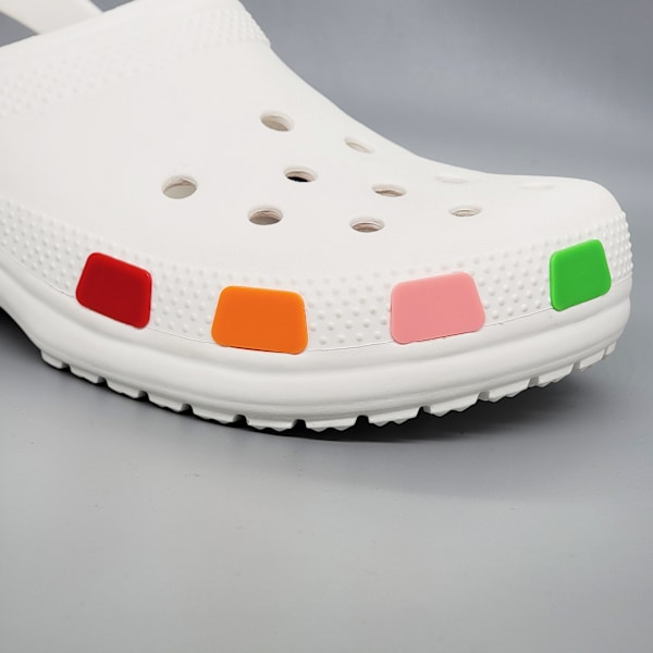 28-pakks fargede skosjarm, kompatibel med Classic Crocs og All Terrain Crocs, funksjonelle sjarm for jenter, gutter, barn, tenåringer