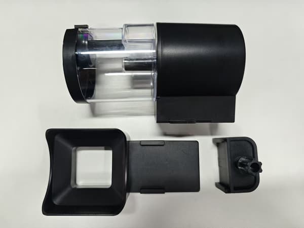 Automatisk fiskefoderautomat, 100 ml akvariefoderautomat med stor kapacitet og justerbar fodringstimer, batteridrevet til flager og piller, sort