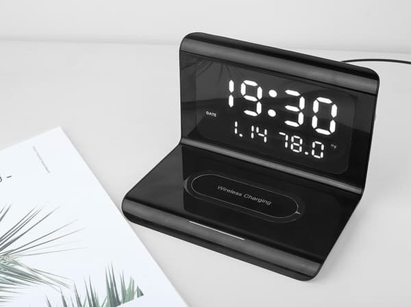 [RM]Creative Digital Alarm Clock, Wireless Fast Charging, Multifunctional Three-in-One Mobile Phone Wireless Charging Alarm Clock Black