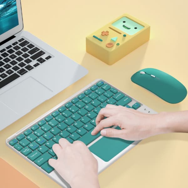 [RM]Ultra-thin Wireless Bluetooth Keyboard with Touchpad - Universal Rechargeable Keyboard for iPad iOS Android Windows Devices