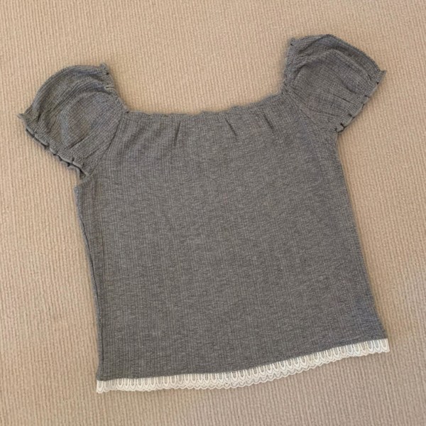 Dame Rynket Firkantet Hals T-skjorte Elegant Blonde Patchwork Kort Erme Crop Top For Hverdagsliv Barer Utekvelder Gray L