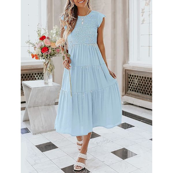 Sommarklänning för damer, ledig, med korta fjärilsärmar, rund hals, smockad resår i midjan och volangkjol i midilängd Lightblue Small