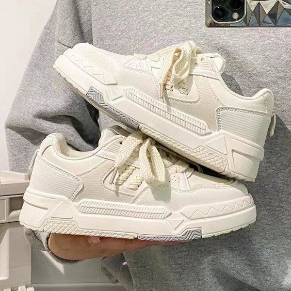 Vita platta sneakers för dam, klassisk stil, rund tå, slip-on skor för promenader, shopping och dejting Beige 39