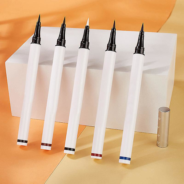 Vedenkestävä Nopeasti Kuivuva Taika Eyeliner-kynä Kestävä Hienkestävä Kosmetiikkameikkityökalu Naisille Reddish Brown