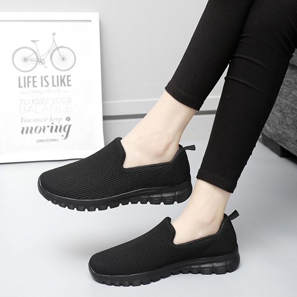 Uformelle sportssko i mesh for kvinner, slip-on komfortable flate sko for løping og gåing Black 38