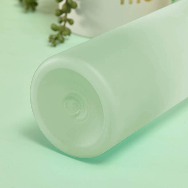 700 ml Spray Vandflaske Bærbar Gradient Frosted Flaske Udendørs Sports Drikkekop Green