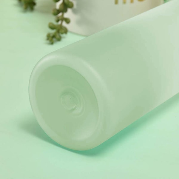 700ml Spray Vattenflaska Portabel Gradient Frostat Flaska Utomhus Sport Drickkopp Green