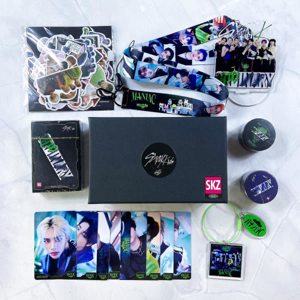 Stray Kids Uusi albumi Maxident Present Box Set Kpop Merchandise Photocards Lanyard Nyckelring Esittäjä till Skz Fans C
