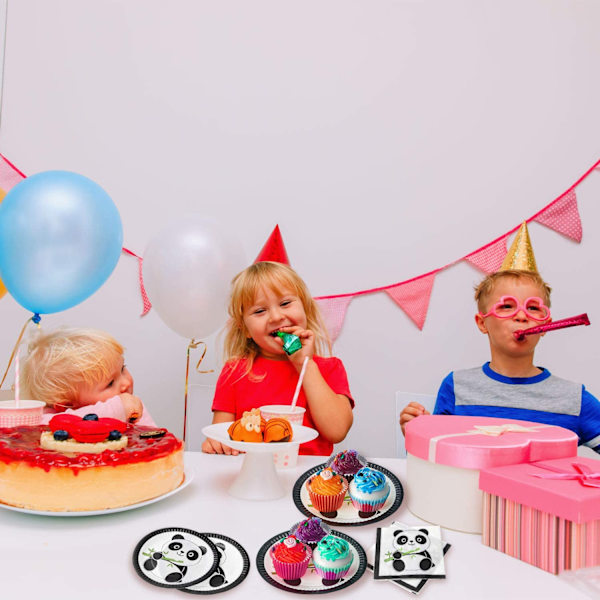 30 st Panda Papperskakfat och 40 st Panda Babyservetter