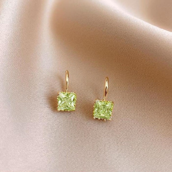 Örhängen fyrkantig form strass mode utseende örhängen studs för dagligt bruk 1 par White