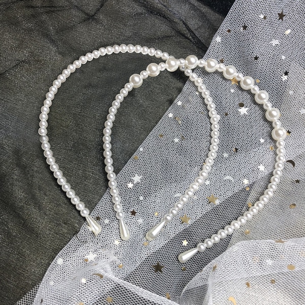 Tiara för kvinnor och flickor med pärlor och kristallblommor - bröllopshåraccessoarer - presenter till fru eller brudtärna