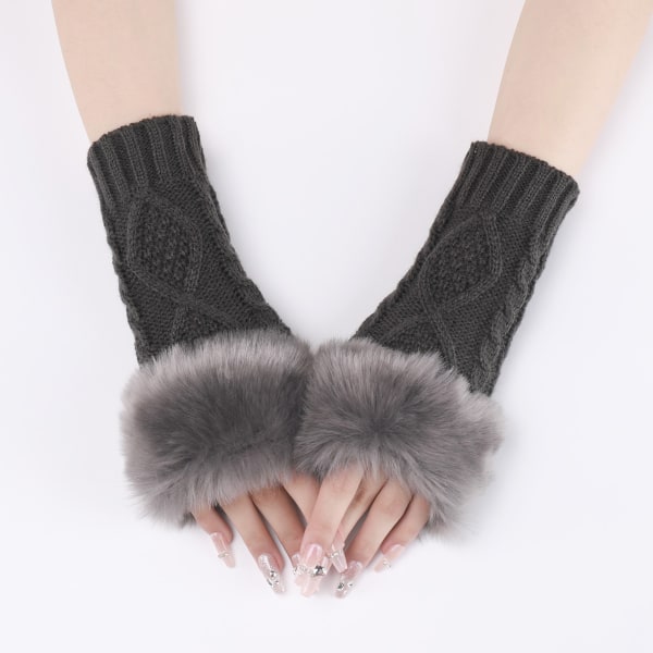 Mörkgrå stickade handskar höst och vinter