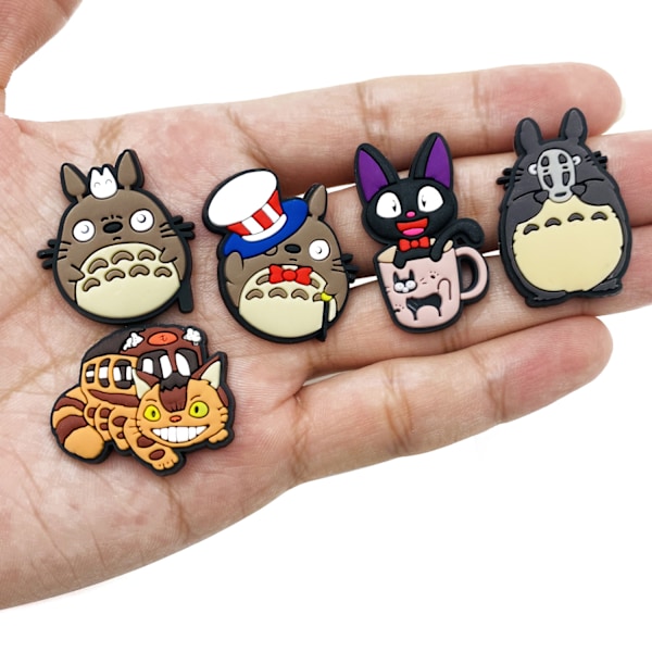 20 stk. søde anime tegneserie Spirited Away-tema sko charms dekorationer træsko pins sko tilbehør voksne børn gaver